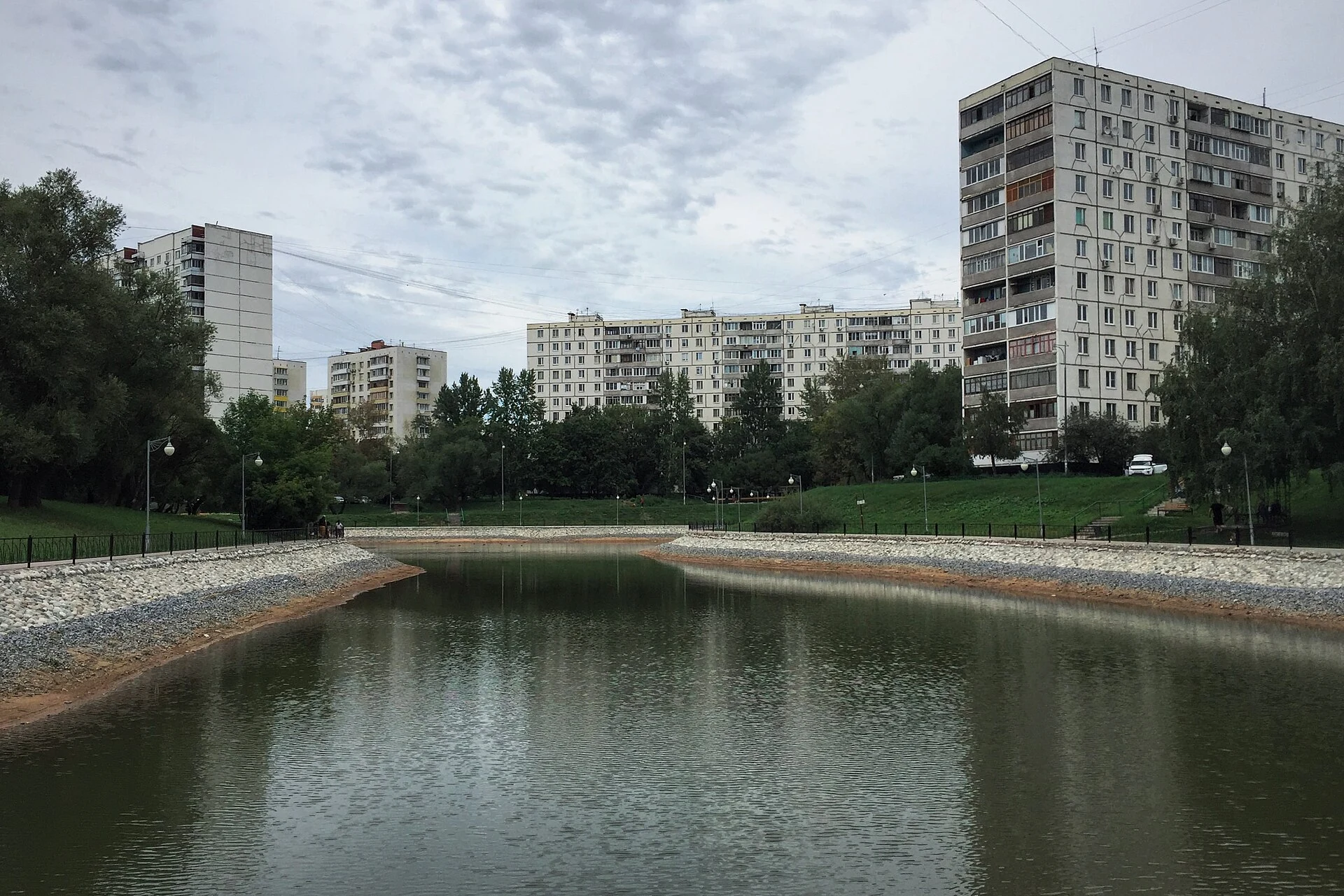 Дегунинская улица. Дегунинский пруд