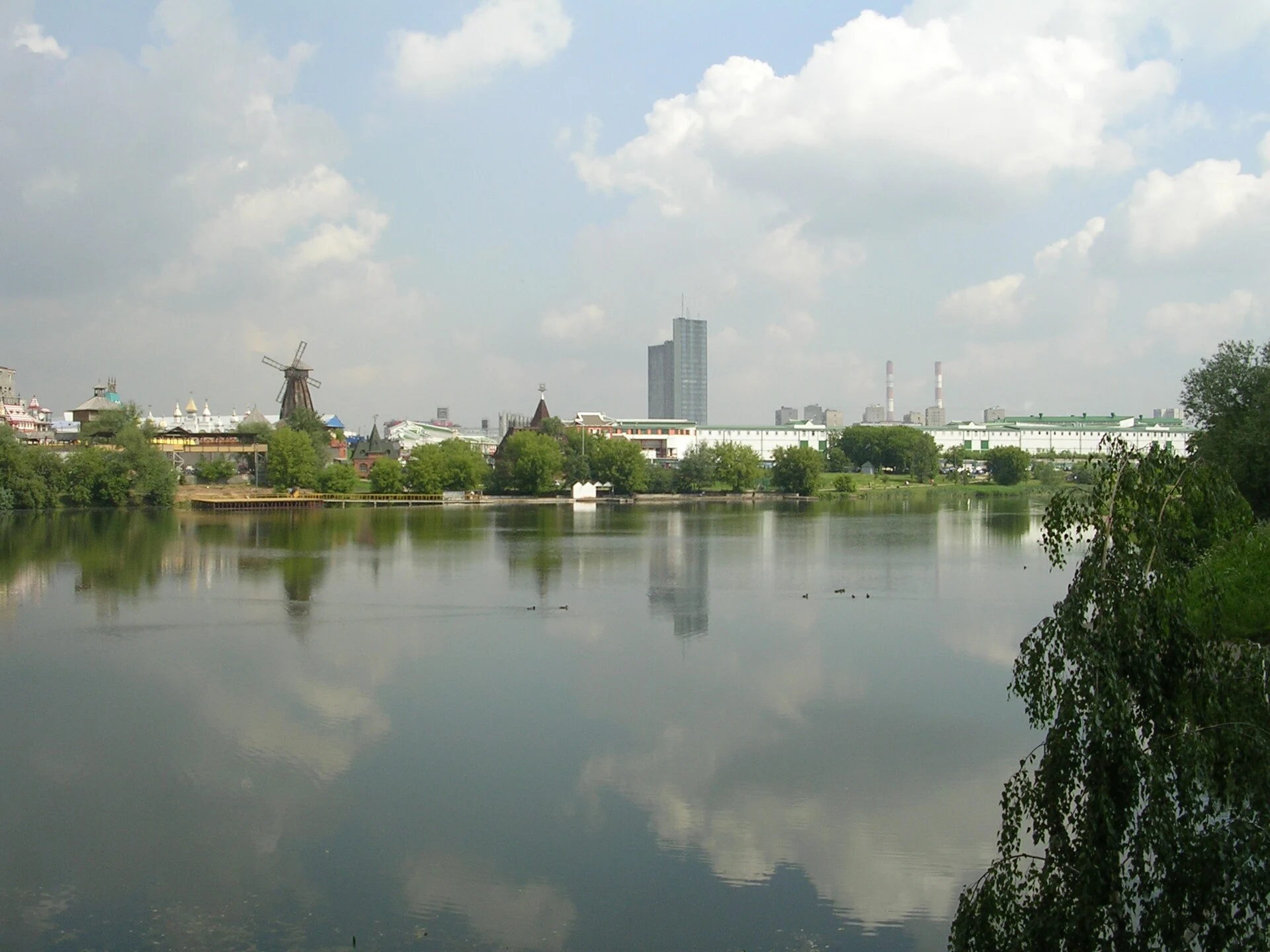 Silver pond, serebryanka river, Moscow
